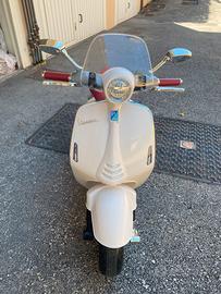 Piaggio Vespa 946 Elettrica 12V per Bambini Bianca