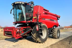Mietitrebbia Case IH Axialflow 8240