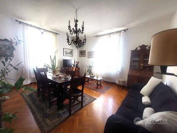 Appartamento di 155 m² con 5 locali a Parma