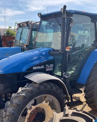 TRATTORE New Holland TL 90