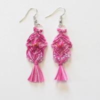 Orecchini a macramé fatti a mano