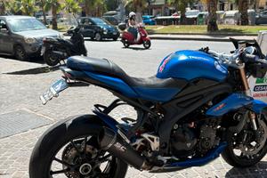 Triumph speed triple 1050