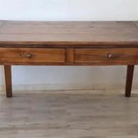 tavolo in legno modello di pioppo