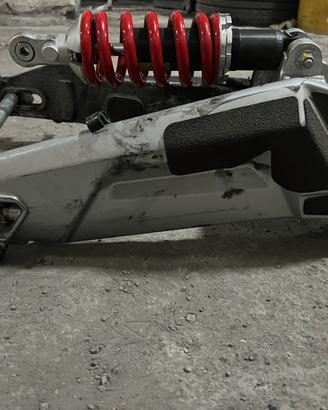 Forcellone Aprilia Rs660