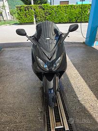 YAMAHA TMAX