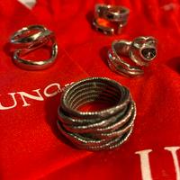 Anelli e collana, originali UNO DE 50