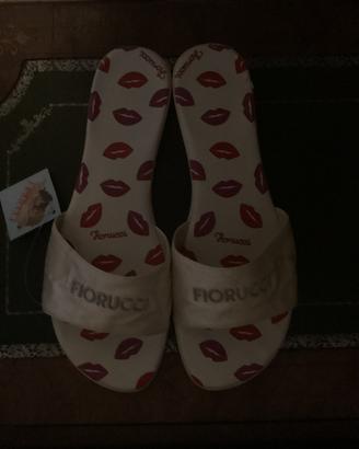Ciabatte Fiorucci con cartellino