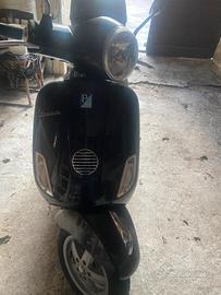 Vespa Lx 125 i.e. Nera Anno 2010