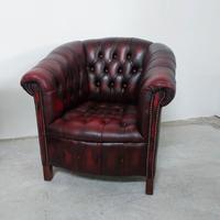 Poltrona chesterfield a pozzetto...chester vintage