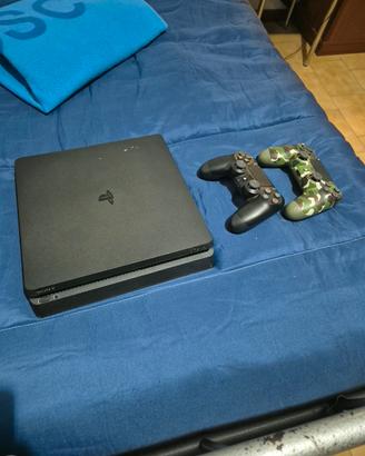 Ps4 slim 1 TB + 2 controller + giochi