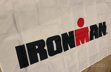Bandiera grande ironman triathlon