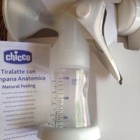 Tiralatte con campana anatomica Chicco