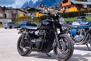 Triumph Bonneville 1200 black edition