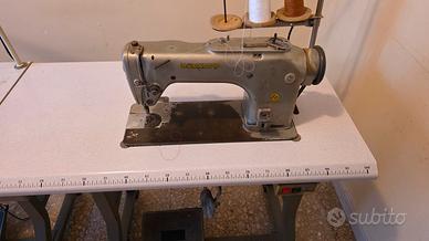 Macchina da cucire e tagliacuci 
