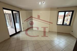 Ampio trilocale in contesto signorile