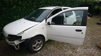 Pezzi di Carrozzeria Fiat Punto 188 3 porte 