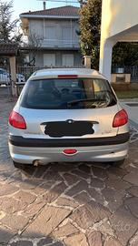 Peugeut 206