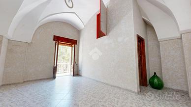 3 LOCALI A ORIA