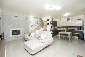 QUADRILOCALE CON TERRAZZO DEL 2012 - BOX E CANTINA