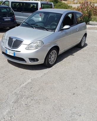 Lancia y 2008