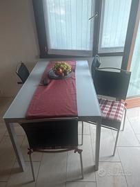 Tavolo moderno in vetro temperato