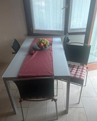 Tavolo moderno in vetro temperato