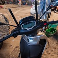 Beverly 400 hpe soli 8000km