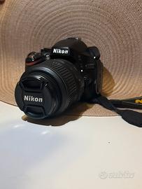Nikon D5100 Reflex + obiettivo 18-55mm VR