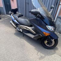 Yamaha T Max - 2004