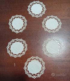 Set centrini in puro lino ricamati a mano 