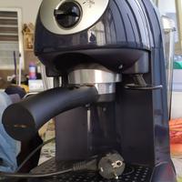 Macchina per caffè espresso con pompa - DeLonghi E