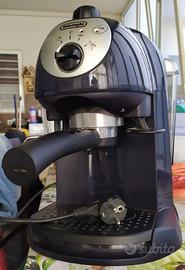 Macchina per caffè espresso con pompa - DeLonghi E