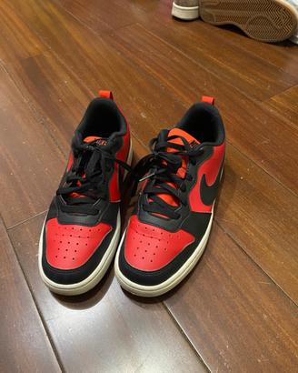 NIKE COURT BOROUGH LOW red