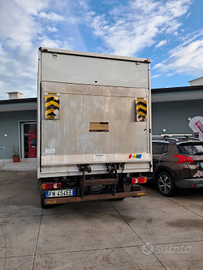 Furgone con sponda idraulica boxer peugeout