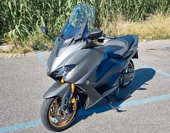 Tmax 560 Tech Max
