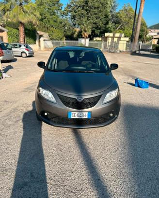 Lancia Ypsilon 1.0 FireFly 5 porte S&S Hybrid Ecoc