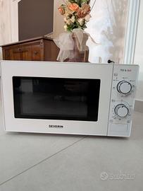 Forno a microonde + grill Severin
