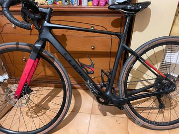 bicicletta gravel cube nuroad c62 pro 