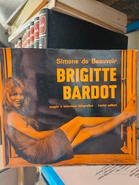 Brigitte Bardot. Saggio e selezione fotografica.