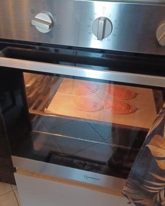 Forno Indesit ad incasso