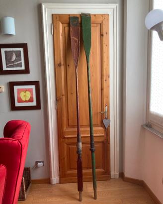 Vecchi remi in legno vintage.