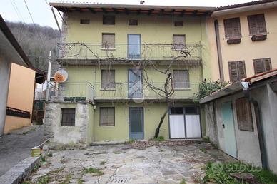 CASA SEMINDIPENDENTE A FAEDIS