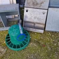 Attezzi per galline-polli-anatre