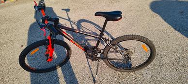 bicicletta B-TWIN Rockrider 500