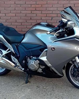 VFR 1200 F DCT