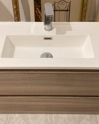 Mobile lavabo bagno rocere e rubinetto jacuzzi