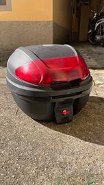 Bauletto universale per scooter