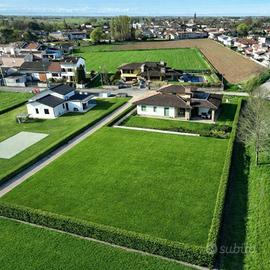 Villa di 579 m² con più di 5 locali e box auto dop