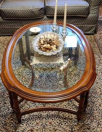 Tavolino ovale in cristallo e legno pregiato privo