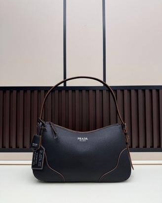 Borsa Prada da donna a spalla, nuova